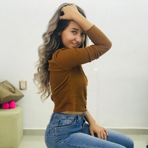 Meet your Posher, Ashley